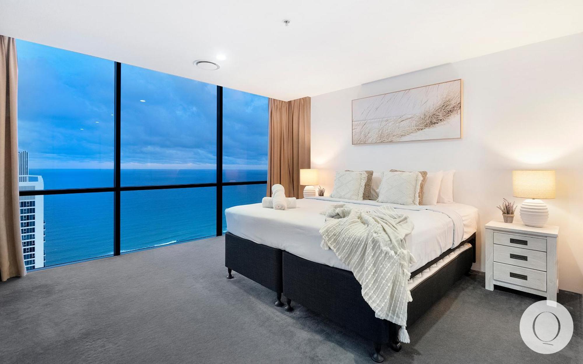 Apartment Circle On Cavill Surfers Paradise Mid Week Madness Deal - Q Gold Coast